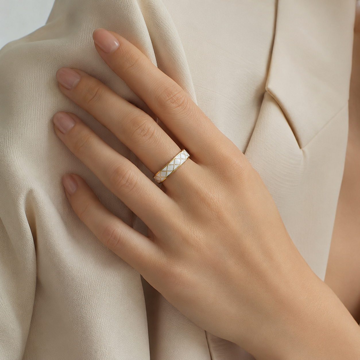White Diamond Lattice Cloisonné Ring
