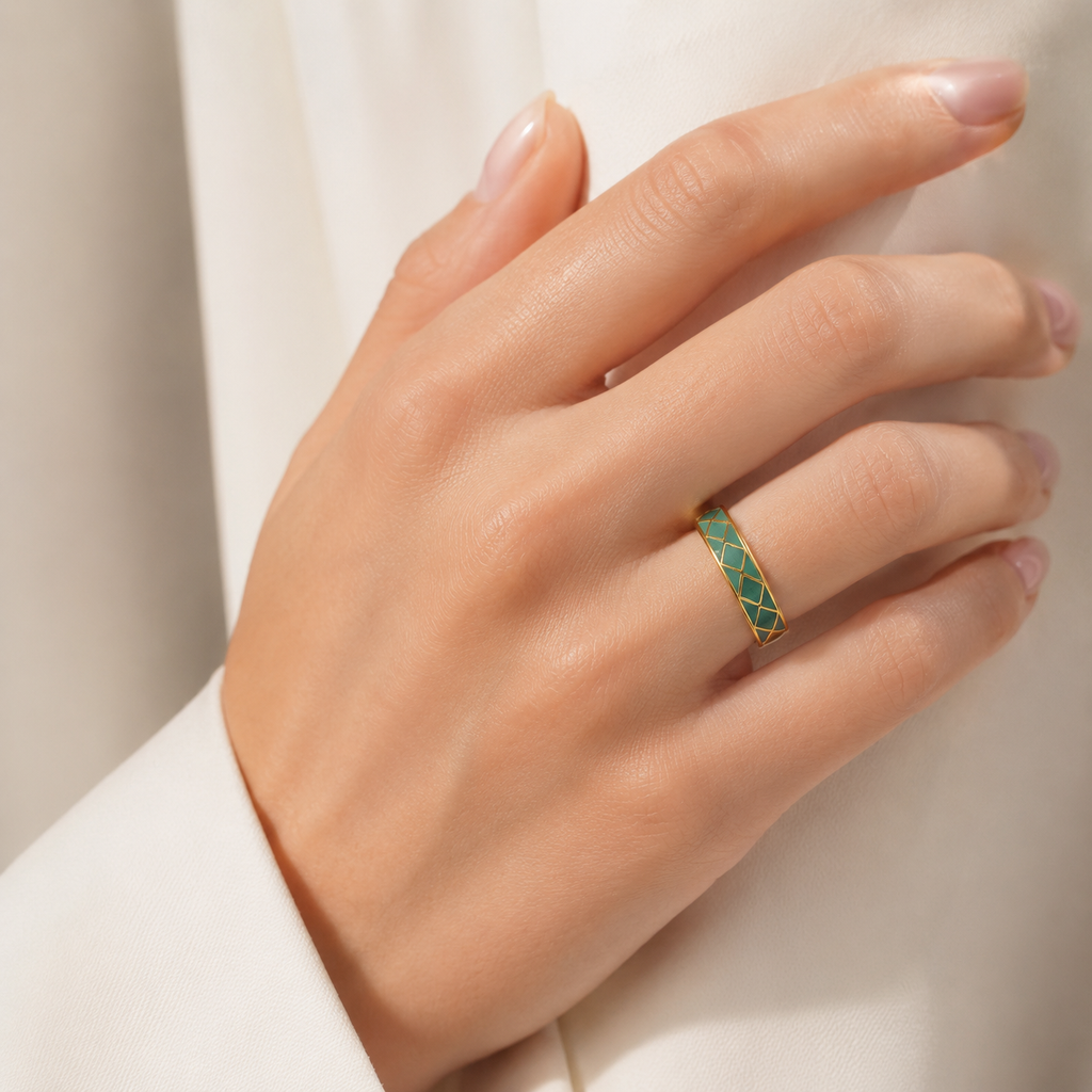Green Diamond Lattice Cloisonné Ring