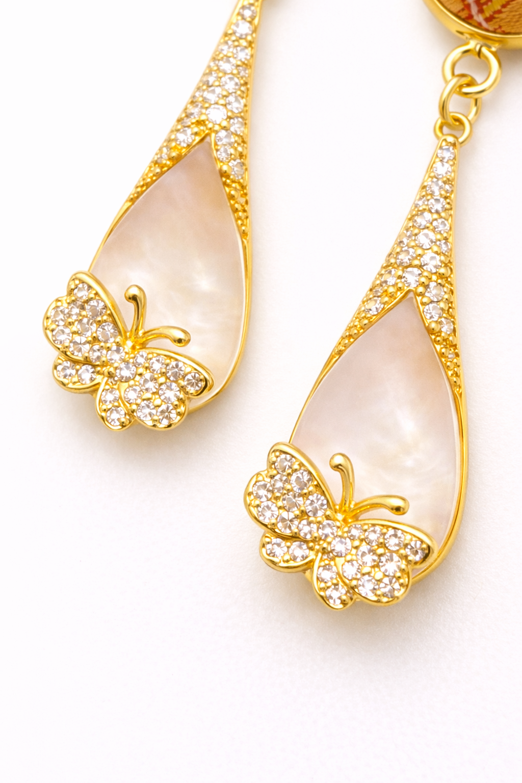Natural Shell & Zhuyu Motif Drop Earrings